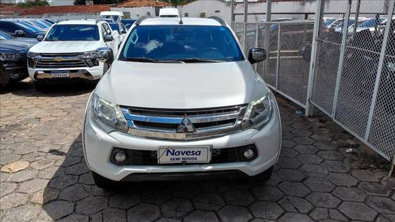 MITSUBISHI L200 TRITON 2.4 16V TURBO DIESEL SPORT HPE CD 4P 4X4 AUTOMÁTICO